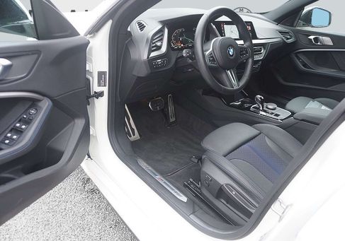 BMW 218, 2022 3