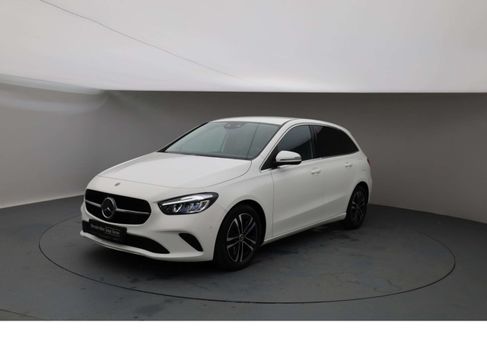 Mercedes-Benz B 180, 2023