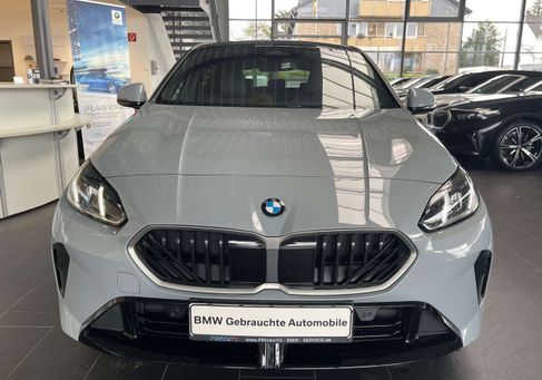 BMW 120, 2025