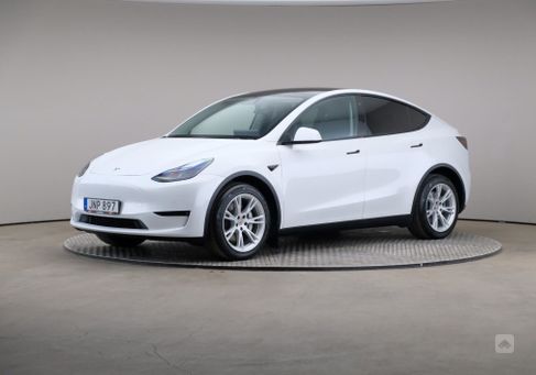 Tesla Model Y, 2021