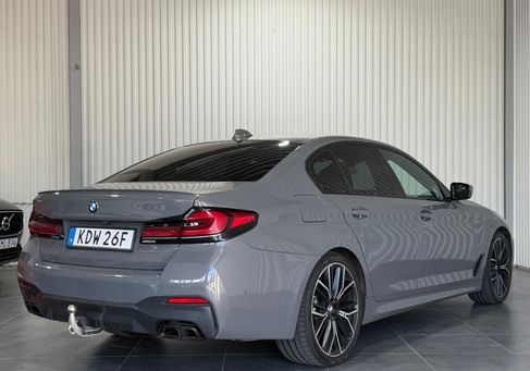 BMW M550, 2021