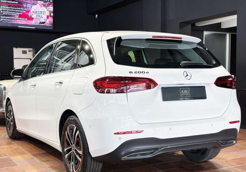 Mercedes-Benz B 200, 2025 3