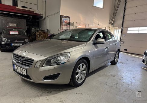 Volvo S60, 2011