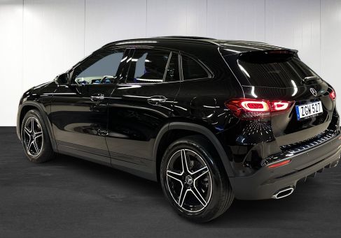 Mercedes-Benz GLA 200, 2021