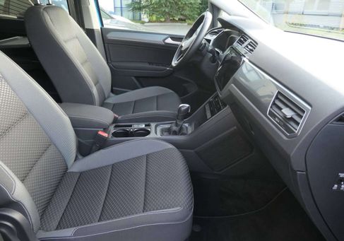 Volkswagen Touran, 2023 2
