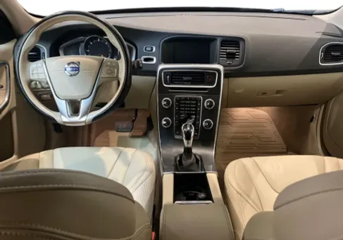 Volvo V60 Cross Country, 2018