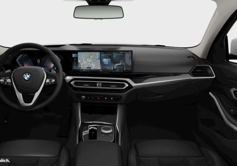 BMW 318, 2022