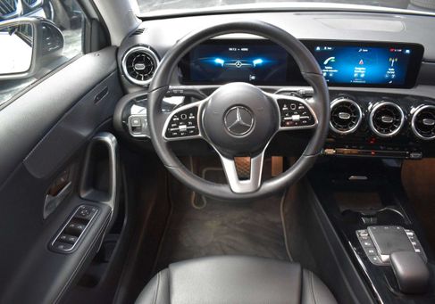 Mercedes-Benz A 250, 2022