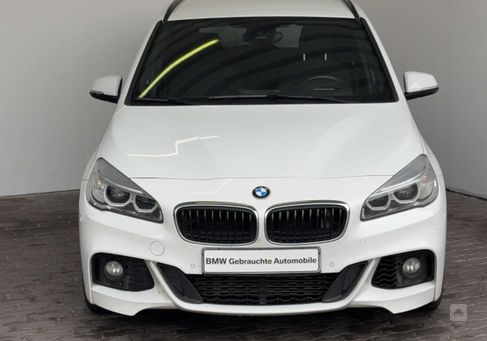 BMW 218, 2017