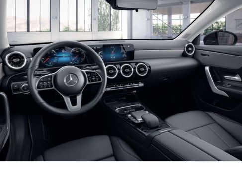 Mercedes-Benz CLA 200, 2022