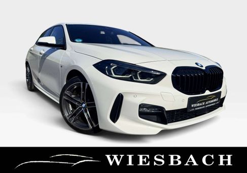 BMW 118, 2022