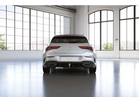 Mercedes-Benz CLA 200, 2022