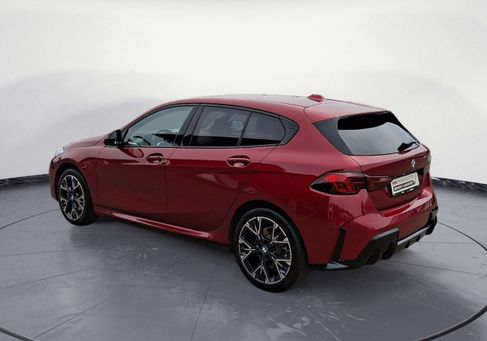 BMW 120, 2025 3