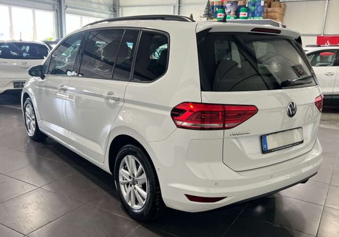 Volkswagen Touran, 2021 3