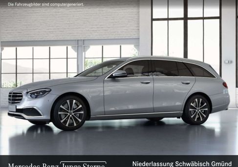 Mercedes-Benz E 300, 2023 3