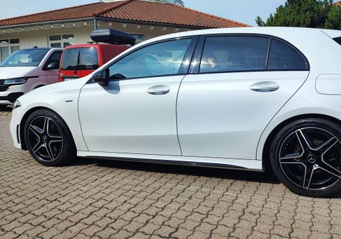 Mercedes-Benz A 220, 2020 3