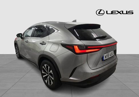Lexus NX, 2025