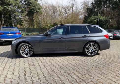 BMW 330, 2018