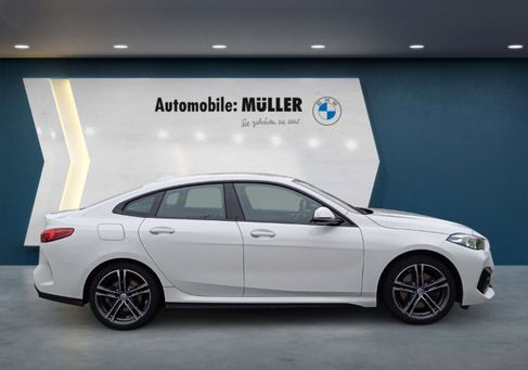 BMW 220, 2022 3