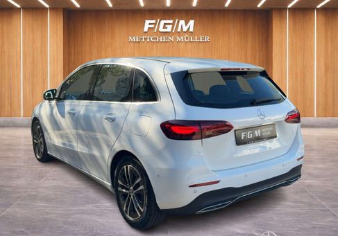 Mercedes-Benz B 200, 2024