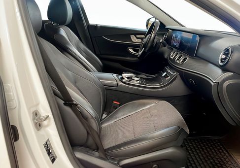 Mercedes-Benz E 200, 2020
