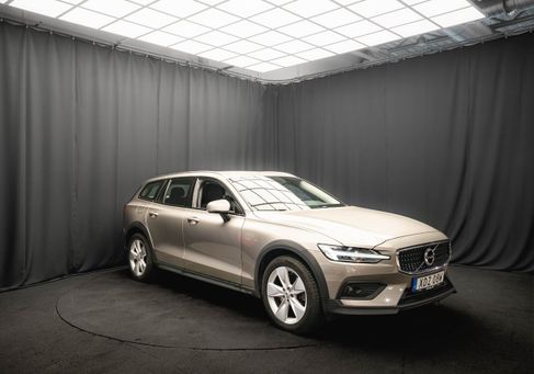 Volvo V60 Cross Country, 2020