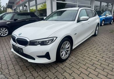 BMW 330, 2022