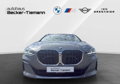 BMW 220, 2025 3