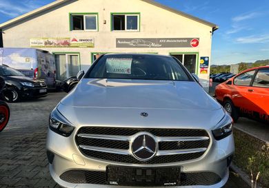 Mercedes-Benz B 180, 2020