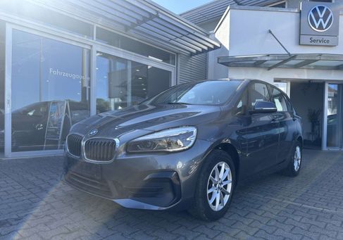 BMW 216, 2021