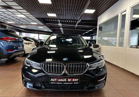 BMW 330, 2022