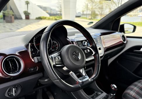 Volkswagen up!, 2019