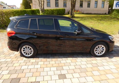 BMW 216, 2020