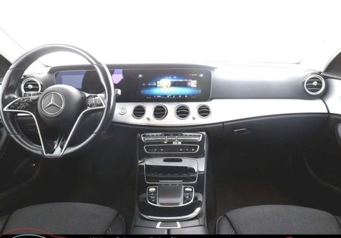 Mercedes-Benz E 220, 2022