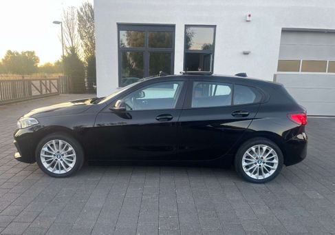 BMW 120, 2022