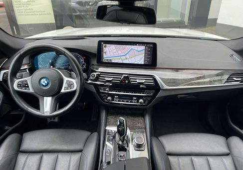 BMW 530, 2022 3