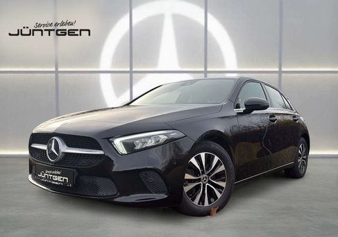 Mercedes-Benz A 200, 2022 3