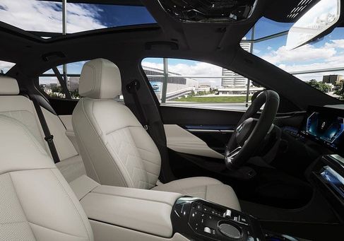 BMW 550, 2025 3