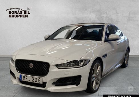 Jaguar XE, 2015