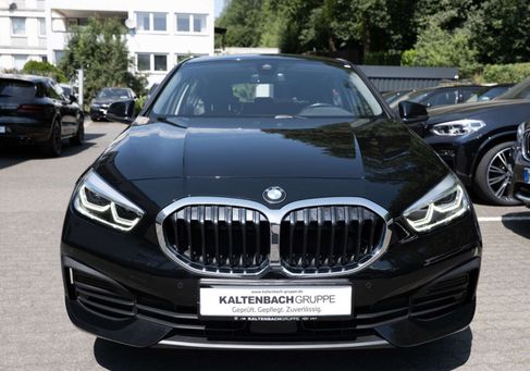 BMW 118, 2022