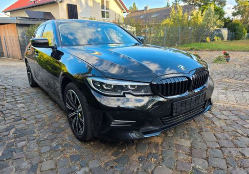 BMW 320, 2022 3