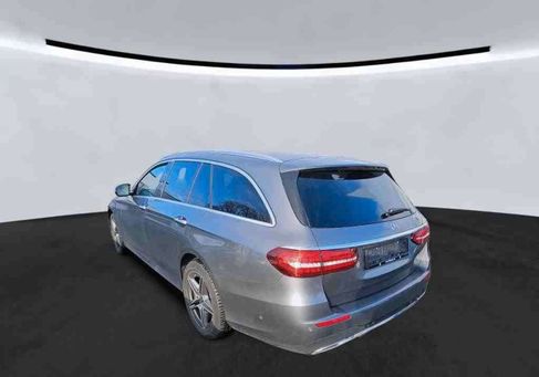 Mercedes-Benz E 300, 2022