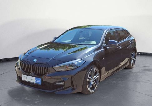 BMW 118, 2021
