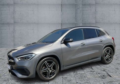 Mercedes-Benz GLA 220, 2022