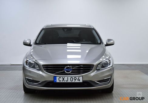 Volvo V60, 2015