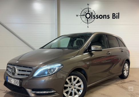 Mercedes-Benz B 180, 2012