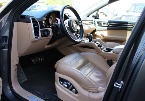 Porsche Cayenne, 2020