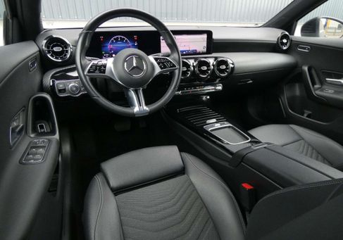 Mercedes-Benz A 180, 2023