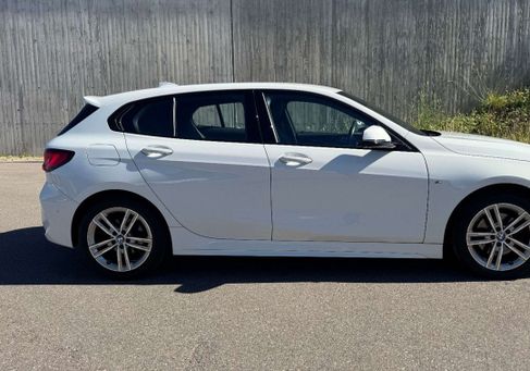 BMW 118, 2021