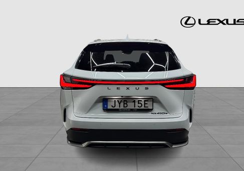 Lexus NX, 2022